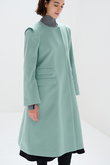 ショルダータックウールコート