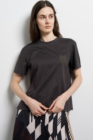 ランバン オン ブルー/LANVIN en Bleuの【予約販売】ワンポイントスクエアロゴＴシャツ