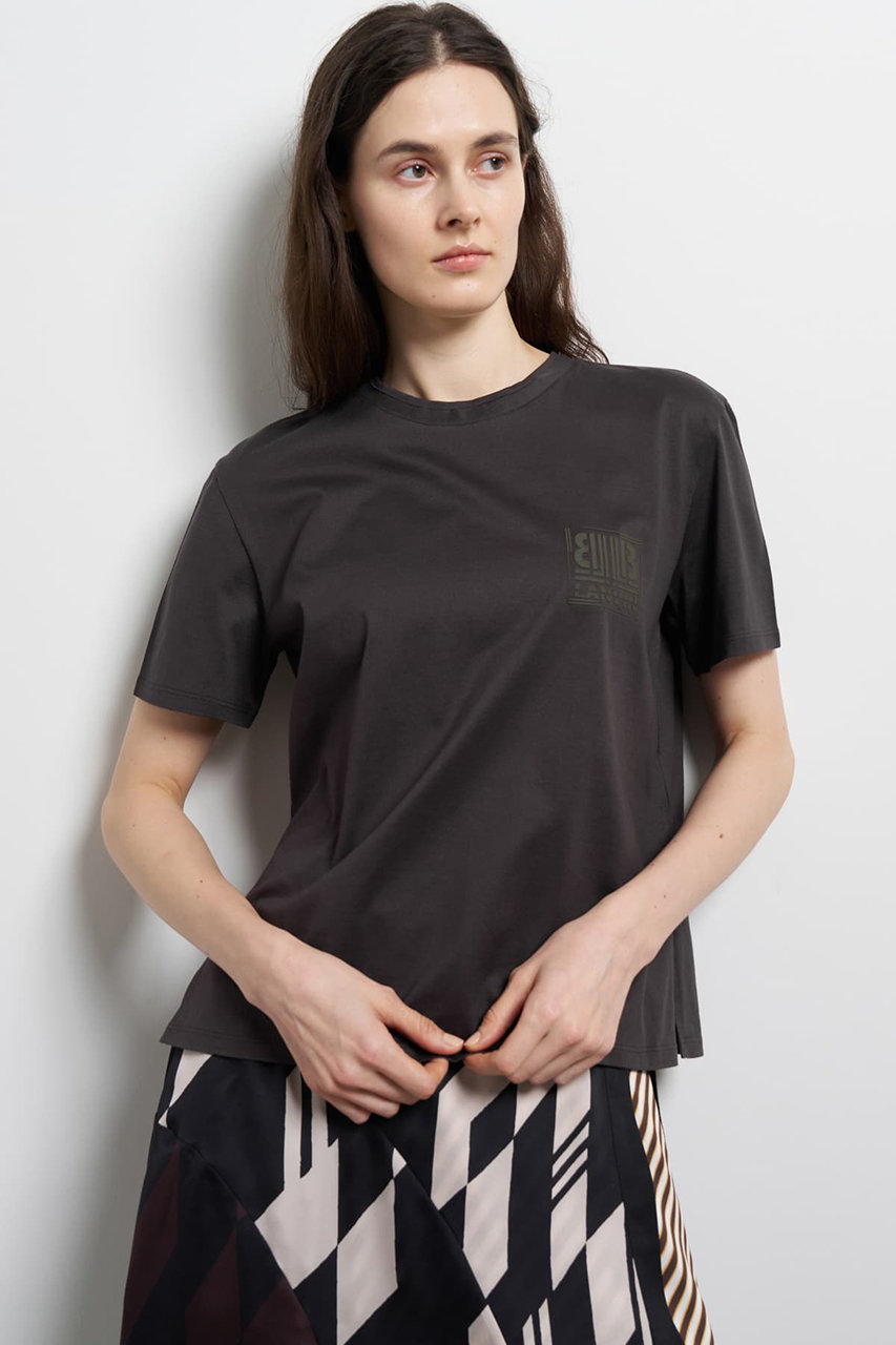 ランバン オン ブルー/LANVIN en Bleuの【予約販売】ワンポイントスクエアロゴＴシャツ(チャコールグレー/3634720)