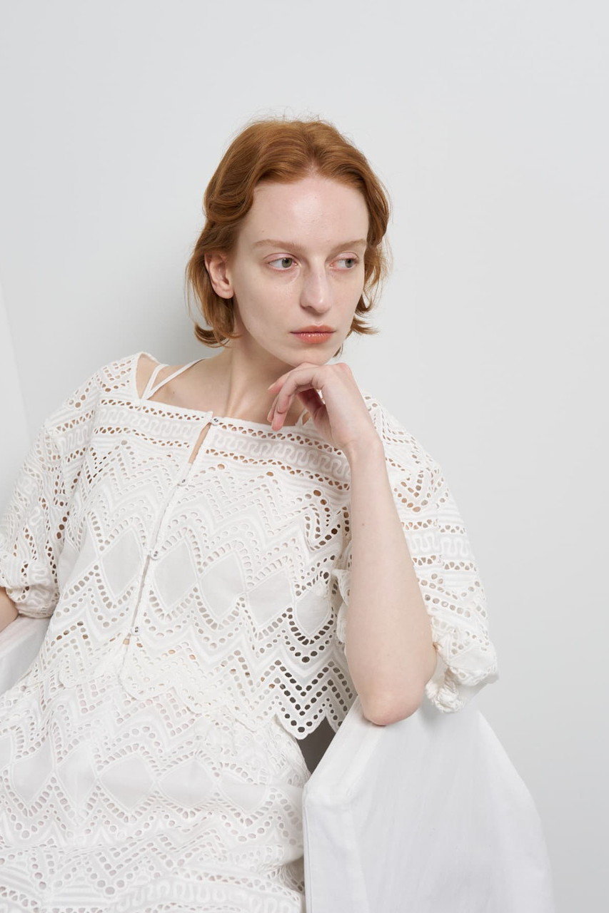 美品♪ランバンオンブルー 刺繍ブラウス レース モチーフ 白 38 LANVIN en Bleu - 美品♪ランバンオンブルー 刺繍ブラウス レース
