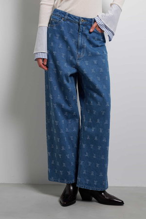 ランバン オン ブルー/LANVIN en Bleuの【予約販売】パンチングデニムストレートパンツ(110600/110601)