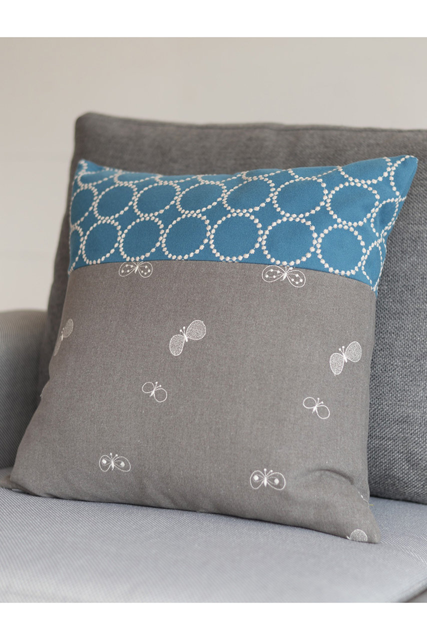 ミナ ペルホネン/mina perhonenの【greeniche】mina perhonen‐dop‐ 「tambourine × choucho」クッションカバー(新生地ブルー×グレー/mina perhonen dopクッションカバー)