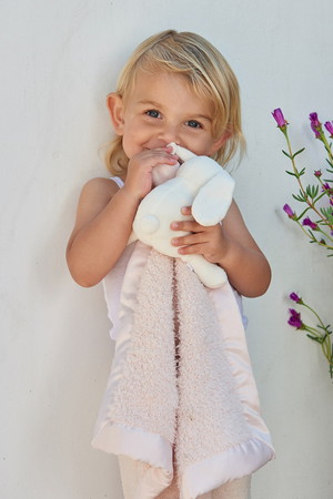 ベアフット ドリームズ/BAREFOOT DREAMSの【BABY】コージーシック ぬいぐるみ付きブランケット ピンク F