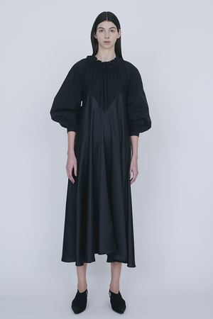 バックリボン ワンピース