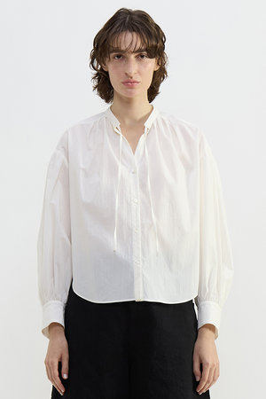 プレインピープル/PLAIN PEOPLEの【予約販売】チリメンタイプライタースキッパーギャザーブラウス(110400/110403)