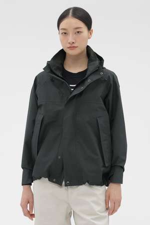 マーガレット・ハウエル/MARGARET HOWELLのGore-Tex RECYCLED POLYESTER POPLIN COAT(110900/110902)