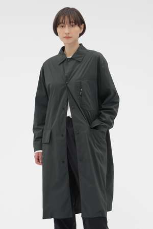 マーガレット・ハウエル/MARGARET HOWELLのRECYCLED NYLON COMPACT RIPSTOP COAT(110900/110903)