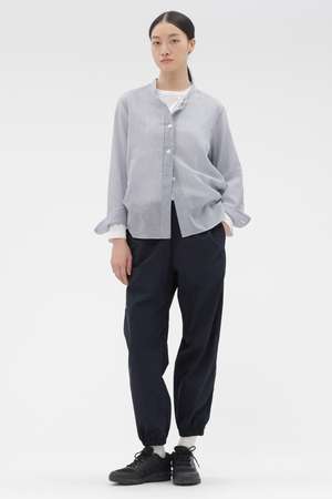 マーガレット・ハウエル/MARGARET HOWELLのWATER REPELENT NYLON POPLIN TROUSERS(110600/110601)