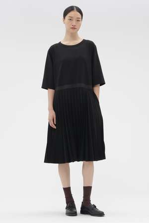 マーガレット・ハウエル/MARGARET HOWELLのFINE WOOL POPLIN DRESS(110500/110502)