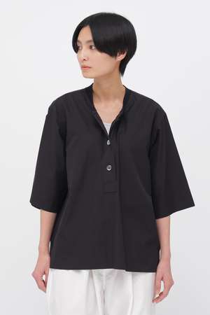 マーガレット・ハウエル/MARGARET HOWELLのCOTTON LINEN POPLIN SHIRT(110400/110402)