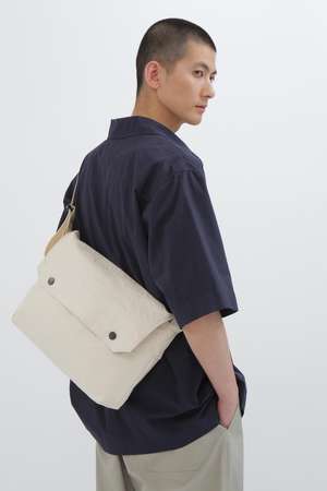 マーガレット・ハウエル/MARGARET HOWELLのCOTTON CANVAS(120100/120101)