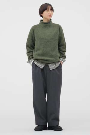 マーガレット・ハウエル/MARGARET HOWELLのWOOL COTTON DRILL TROUSERS(110600/110601)