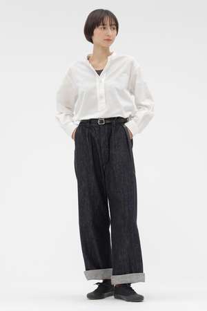 マーガレット・ハウエル/MARGARET HOWELLのCANTON BLACK LIGHT DENIM TROUSERS(110600/110604)