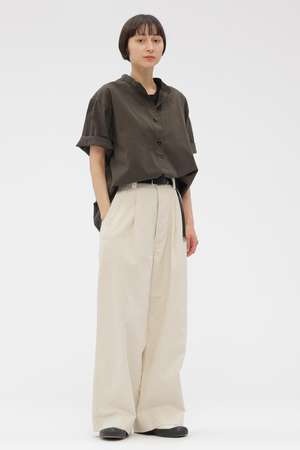 マーガレット・ハウエル/MARGARET HOWELLのBELGIAN LINEN COTTON PLAINWEAVE TROUSERS(110600/110601)
