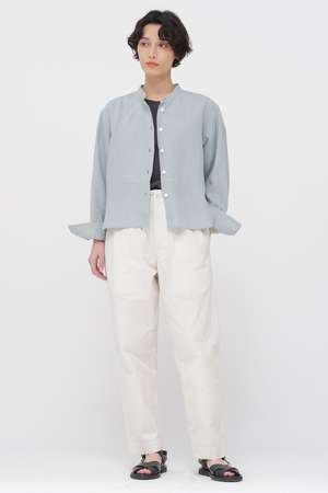 マーガレット・ハウエル/MARGARET HOWELLのCRISP COTTON CHAMBRAY TROUSERS(110600/110601)