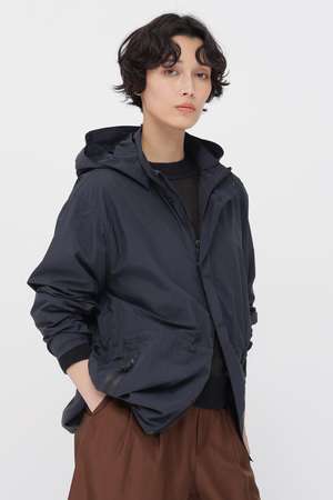 マーガレット・ハウエル/MARGARET HOWELLのRECYCLED LIGHTWEIGHT NYLON POPLIN BLOUSON(110800/110802)
