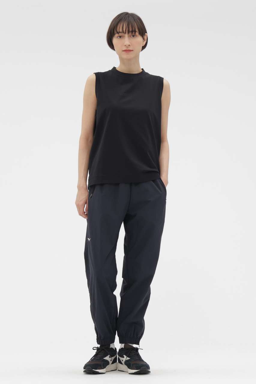 マーガレット・ハウエル/MARGARET HOWELLのRECYCLED LIGHTWEIGHT NYLON POPLIN TROUSERS(ブラック/5786145005)
