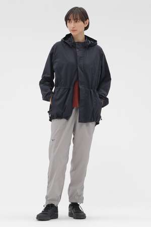 マーガレット・ハウエル/MARGARET HOWELLのRECYCLED LIGHTWEIGHT NYLON POPLIN TROUSERS(110600/110601)