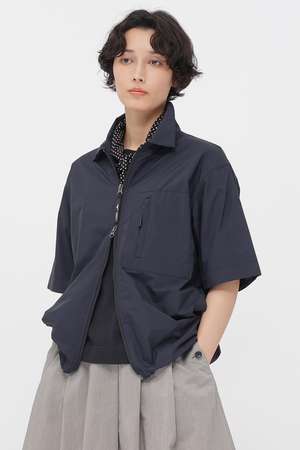 マーガレット・ハウエル/MARGARET HOWELLのWATER REPELLENT LIGHTWEIGHT NYLON POPLIN SHIRT(110400/110402)
