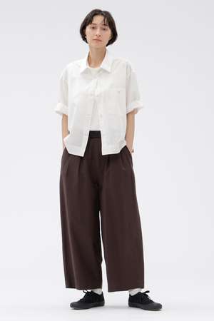マーガレット・ハウエル/MARGARET HOWELLのLIGHTWEIGHT COTTON NYLON TWILL TROUSERS(110600/110601)