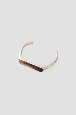 マーガレット・ハウエル/MARGARET HOWELLのmiriam renshaw ISSENDO HORN AND SILVER BANGLE(150300/150301)