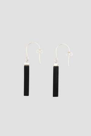 マーガレット・ハウエル/MARGARET HOWELLのmiriam renshaw ISSENDO HORN AND SILVER RECTANGULAR EARRING(150100/150101)