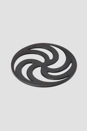 マーガレット・ハウエル/MARGARET HOWELLのSPIRAL CAST IRON POT STAND(510100/510106)