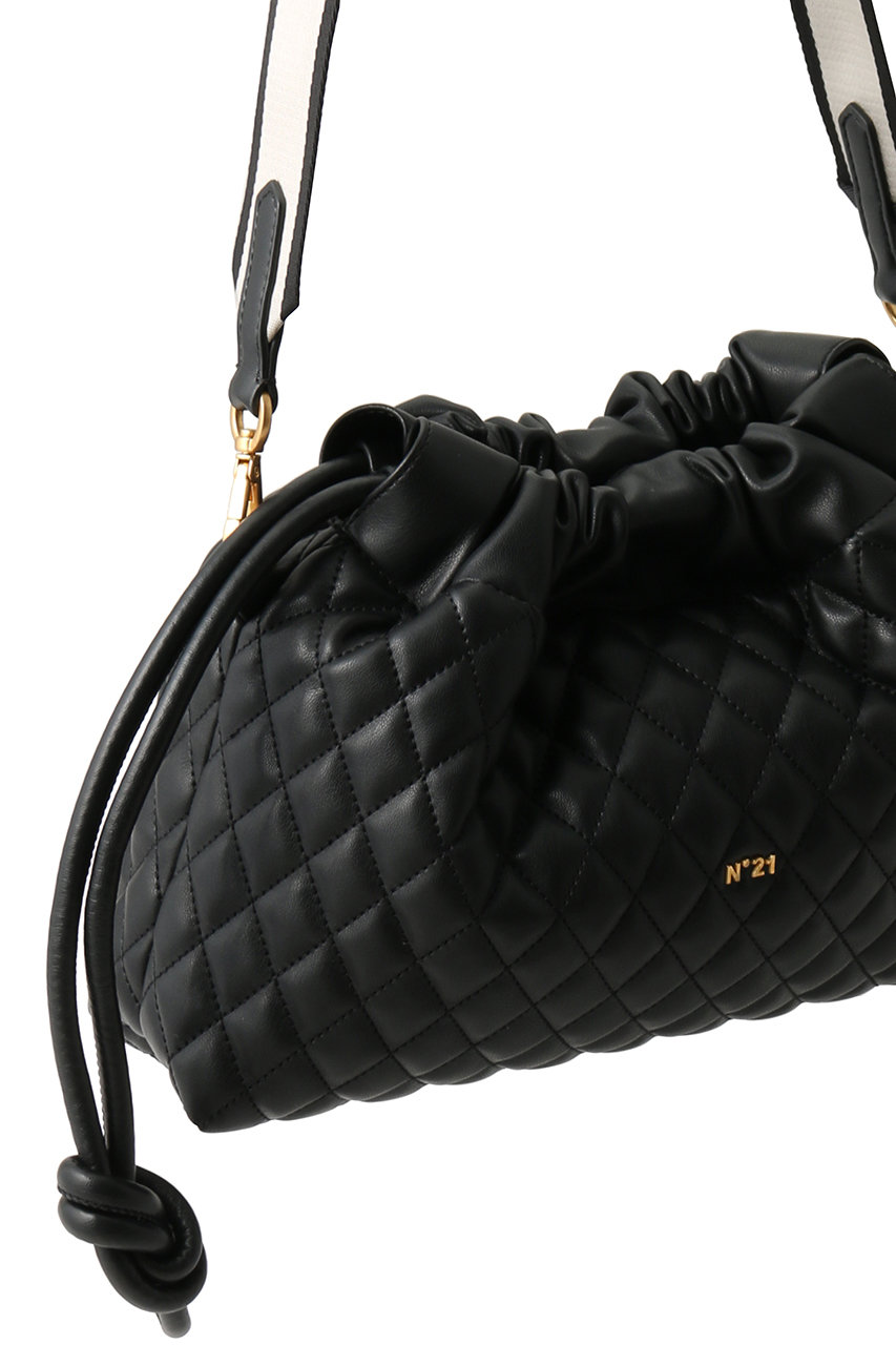 N°21(ヌメロ ヴェントゥーノ)｜キルティング ショルダーバッグ