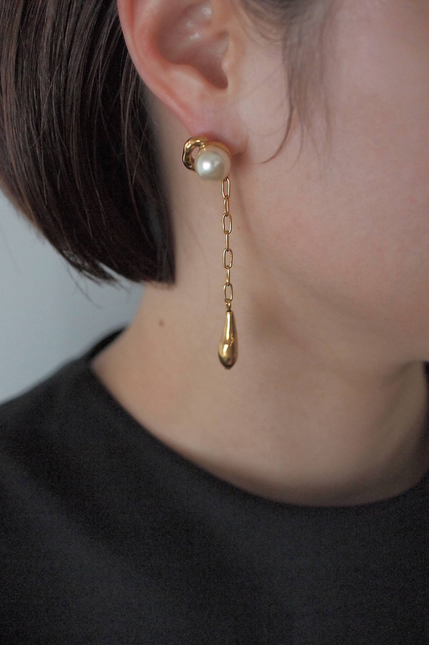 ADER パールピアス ADER.bijoux(アデル ビジュー)｜GOUTTE パールチェーンピアス
