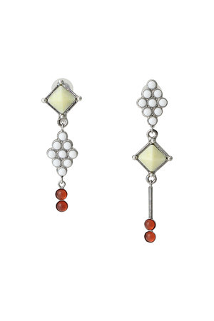 アデル ビジュー/ADER.bijouxのLOULOU gem asymmetry イヤリング(150100/150102)