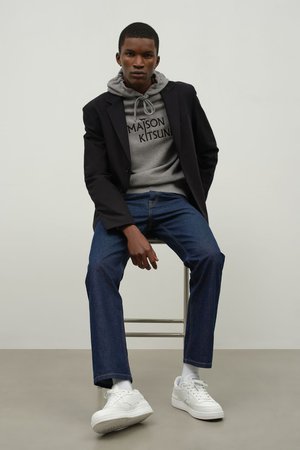 メゾン キツネ/MAISON KITSUNEの【MEN】MAISON KITSUNE PILLAR  コンフォート フーディー(110100/110105)