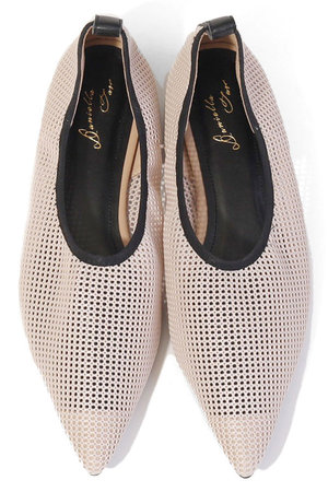 ダニエラ＆ジェマ/Daniella & GEMMAの【予約販売】ポインテッドメッシュパンプス