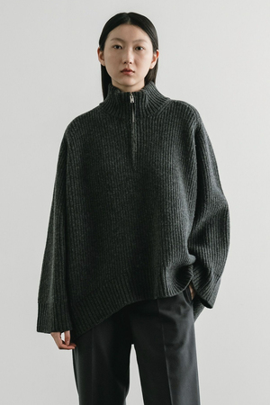 ウールオーバーサイズハーフジッパーニット