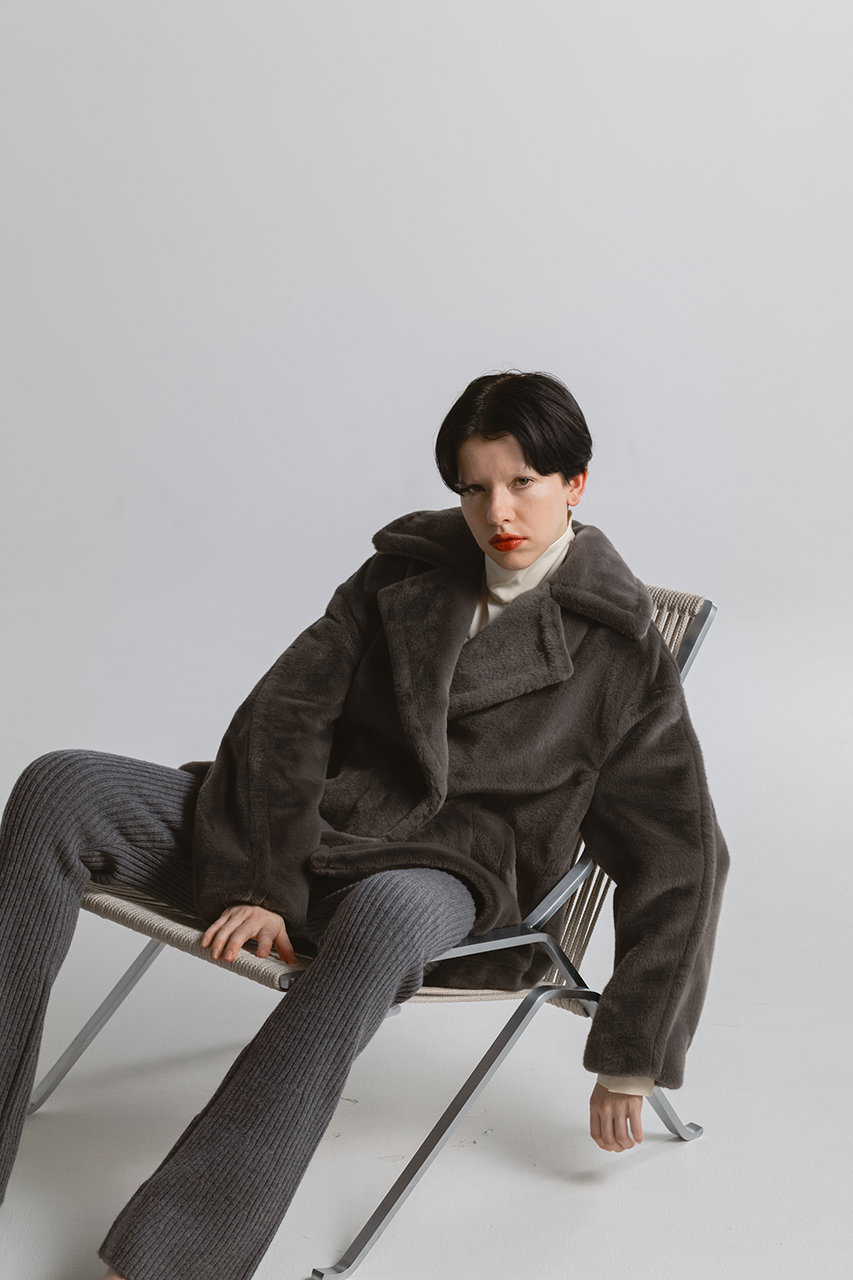 CINOH(チノ)｜BOA ミドル コート/グレー の通販｜ELLESHOP