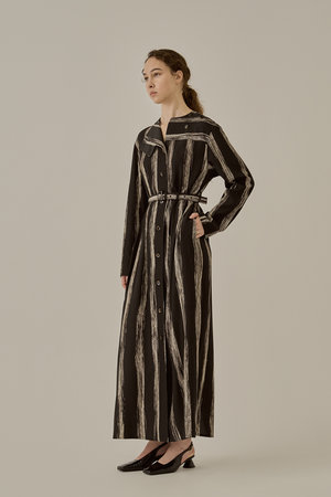 【美品】アキラナカ　AKIRANAKA ロングワンピース　シャツワンピース モンダイジ様専用】美品 アキラナカ シャーリングシャツドレス