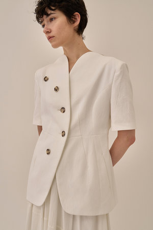 アキラナカ/AKIRANAKAのSesilia ハーフ スリーブ ジャケット(110800/110801)