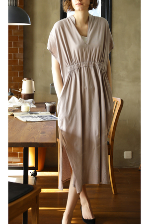 フォーコーナーズ/+FOUR CORNERSのギャザーワンピース(110500/110502)