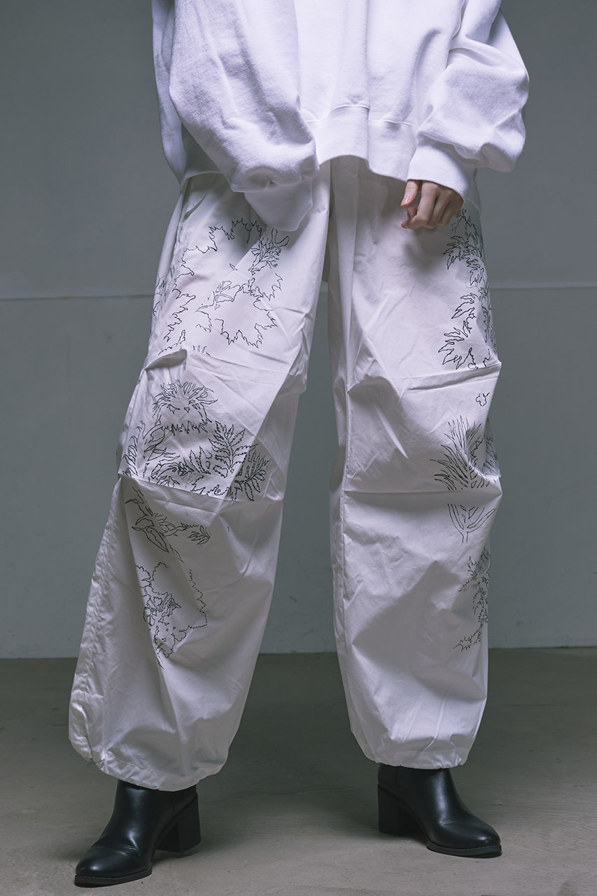 シシ/sisiiの【UNISEX】【sisii×Amane Murakami】プリント パラシュート パンツ(ホワイト/199A-OL AMANE)