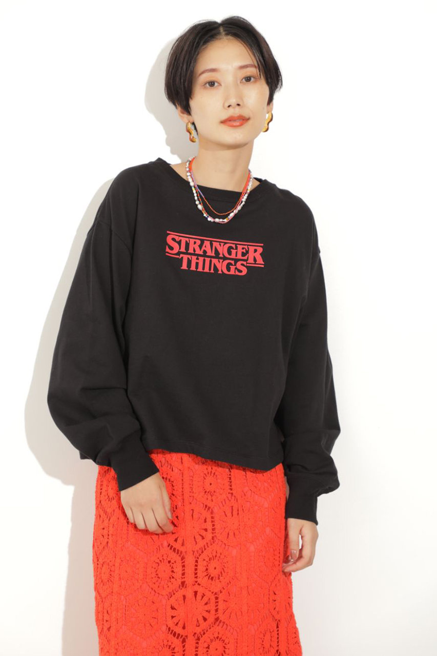 ROSE BUD ローズバッド <ROSE BUD別注>Stranger Things クロップドプリントスウェット ブラック