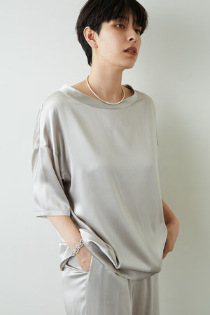 シルクサテンブラウス