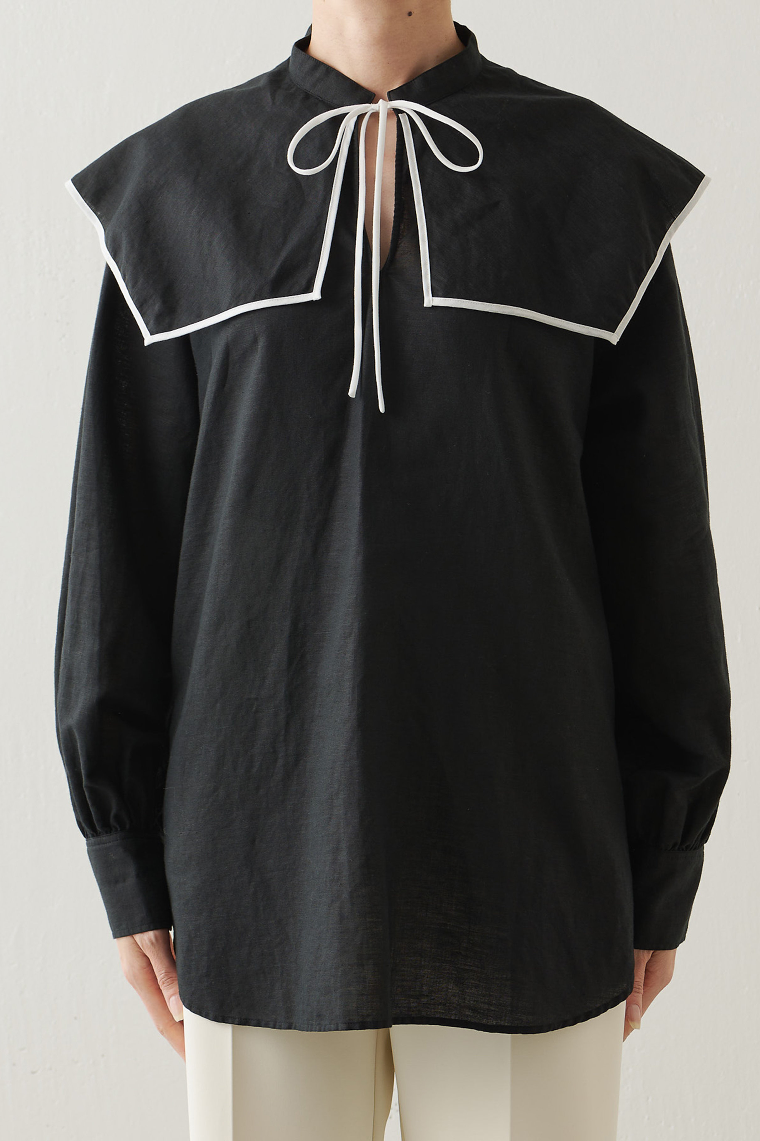 リネンパイピングブラウス