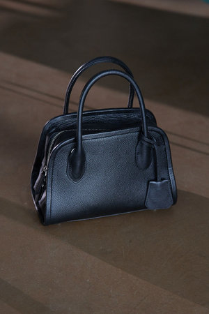 Whim Gazette｜ウィム ガゼットのバッグ・財布通販｜ELLE SHOP