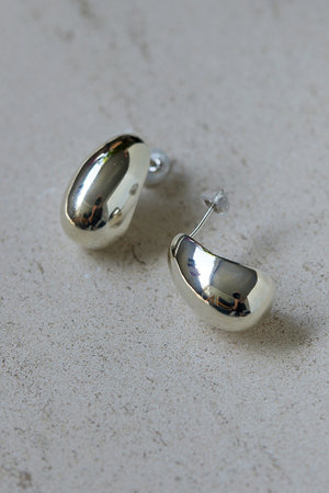 ウィム ガゼット/Whim Gazetteの【Hoaw.】ドロップピアス(150100/150101)