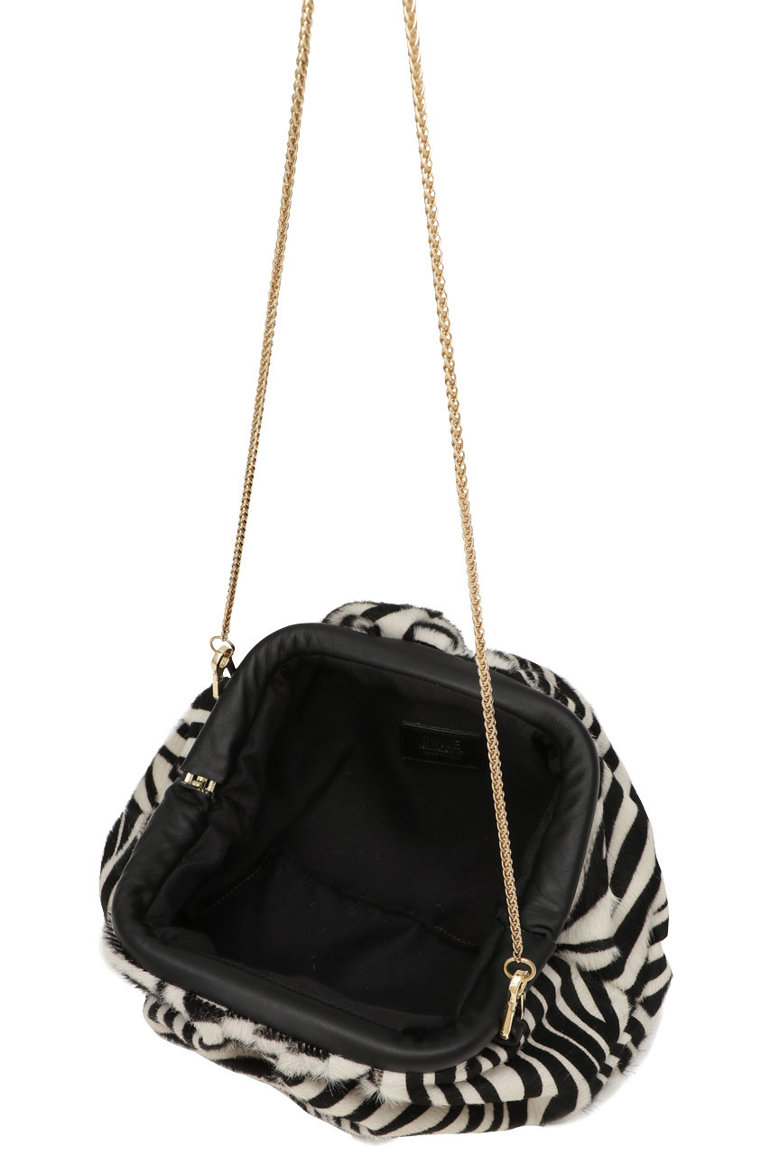 INNUE】ZebraチェーンクラッチBAG ブラック