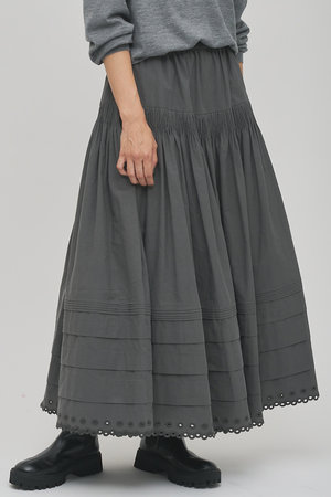 ウィム ガゼット/Whim Gazetteの【GEMINI】スカラップ刺繍スカート(110700/110702)