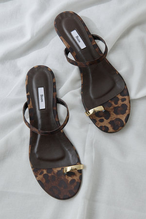 ウィム ガゼット/Whim Gazetteの【Hoaw.】トングフラットサンダル(130200/130204)