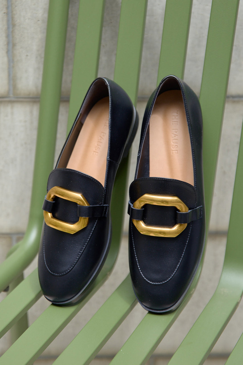 【美品】Whim Gazette THE PAUSEローファー Whim Gazette(ウィム ガゼット)の【THE PAUSE】バックル