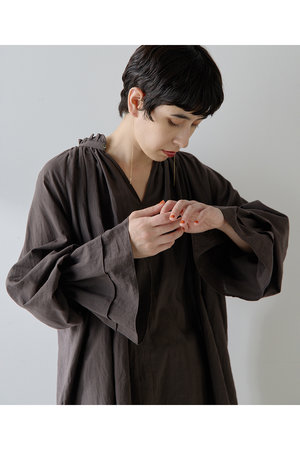 ウィム ガゼット/Whim Gazetteのカフスギャザーブラウス(110400/110403)