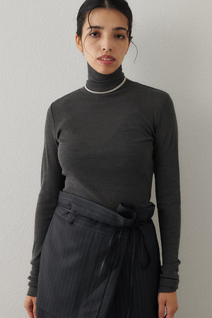 ウィム ガゼット/Whim Gazetteのウール混カットタートルプルオーバー(110300/110301)