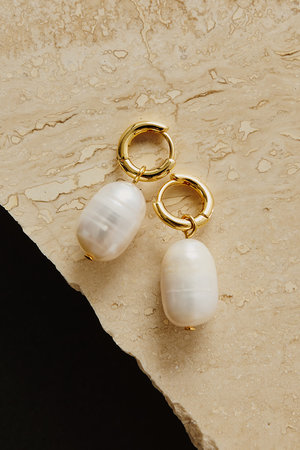 ウィム ガゼット/Whim Gazetteの【THE PAUSE】パールドロップピアス(150100/150101)